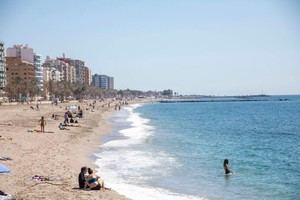 Playas de Almería contarán con socorristas y servicios en Semana Santa
