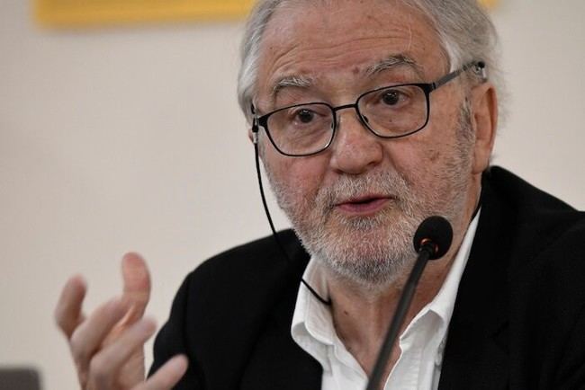 Gerardo Roger propone empresas públicas para resolver la crisis de vivienda en Almería