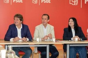 El PSOE destaca la inversión de 560 millones en Almería frente a la inacción del PP