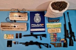 Desmantelan red familiar de cultivo de marihuana en Almería; padre e hijo detenidos