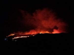 Incendio en Sierra de los Filabres moviliza 17 medios aéreos