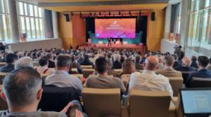 Sergio Pérez sitúa a Almería en el eje económico líder del sureste ante el desafío de la logística global