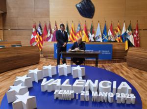 El presidente de Diputación reivindica en Valencia una financiación local más justa