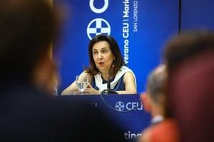 Robles denuncia la falta de liderazgo europeo ante EEUU antes de la cumbre de la OTAN