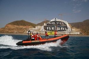 Ecologistas piden el derribo inmediato del hotel en El Algarrobico