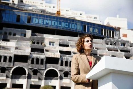 Montero exige a la Junta el derribo inmediato del Algarrobico tras anularse la licencia