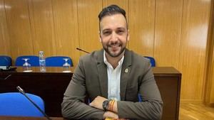 Vox pide al PP más transparencia en contratos para el comercio local de Roquetas