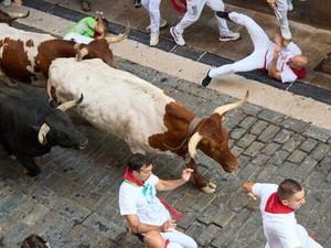 Once heridos en el tercer encierro de San Fermín, uno por asta de toro