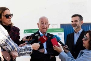 El alcalde de Roquetas exige al Gobierno mantener la Guardia Civil en el municipio