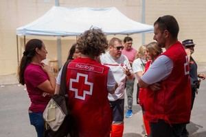 Cruz Roja ayuda a más de 600 afectados por incendio en Los Gallardos