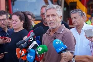 Marlaska defiende la coordinación en el incendio de Almería y evita polémicas sobre Es-Alert