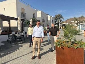Las Negras presenta su nuevo espacio público tras la peatonalización y embellecimiento del centro urbano