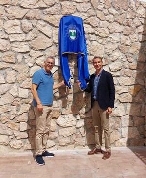 Inauguran escudo heráldico de Olula del Río en la Escuela del Mármol de Fines