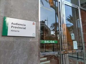 Mujer condenada a nueve años por prostituir a cinco menores en Almería