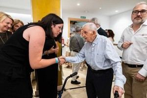 Jesús Peregrín recibe el Escudo de Oro de Almería por su labor humanitaria