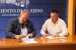 Correos permite pagar recibos de agua en El Ejido