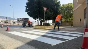 El Ejido mejora la seguridad vial en colegios para el inicio del curso escolar