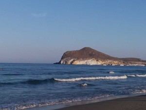Mínimo histórico de acceso a playas de Cabo de Gata en agosto