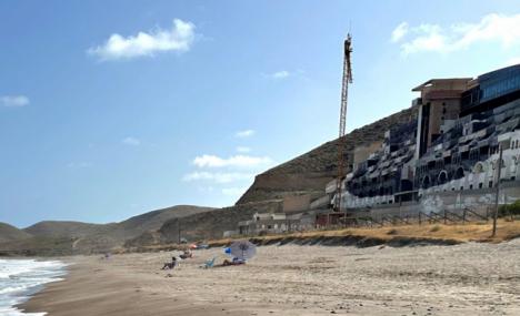 La Junta inicia el procedimiento para restablecer la legalidad en El Algarrobico