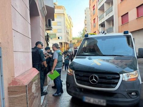 Detenidos en Ceuta dos propietarios de un piso que albergaba a 25 inmigrantes irregulares
