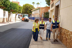 El Ejido renueva el asfalto de 11 calles en Santa María del Águila