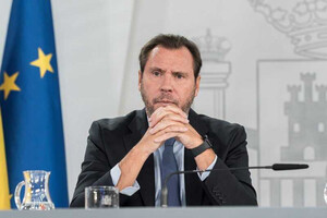 Puente critica a Colau por su llamado a Sumar a romper con el PSOE