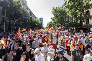 PP y Vox se suman a marcha en Madrid exigiendo elecciones y apoyo a Ceuta