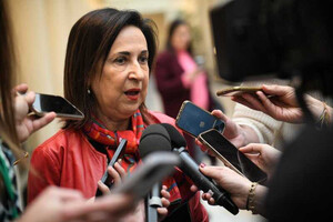 Robles solicita al nuevo delegado en Ceuta que acelere la normalización de la ciudad