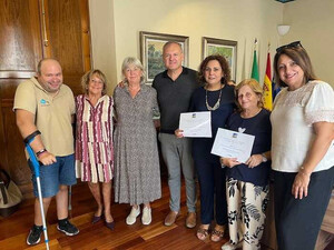 Desert Springs dona 4.815 euros a AMCAL y 1.200 a la AECC de Cuevas del Almanzora