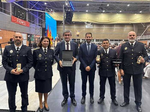 Tres agentes de Adra, condecorados en Catarroja por su labor durante la DANA de 2024