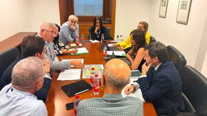 Huércal y la Junta abordan posibles nuevas viviendas libres y protegidas