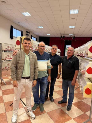 Alhabia reúne más de mil aves en su concurso ornitológico provincial