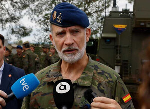 Felipe VI acorta su actividad en Bétera para seguir la emergencia ferroviaria en Toledo