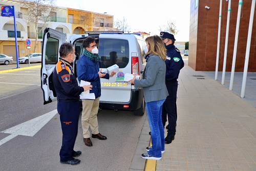 Ayuntamiento de El Ejido reparte 9.000 mascarillas higiénicas en los colegios