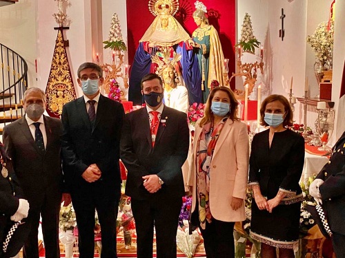 Crespo visita varias Hermandades de Semana Santa