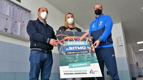 La piscina municipal de Adra abre con más servicios