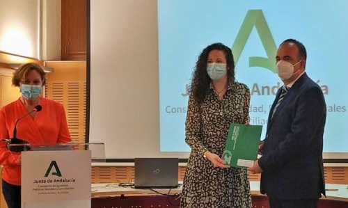 Adra mantiene por noveno año el Convenio para el Programa de Tratamiento Familiar
