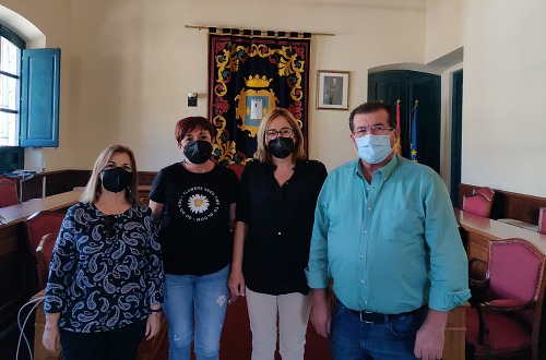 Socialista de El Ejido visitan Níjar para intercambiar impresiones con su alcaldesa