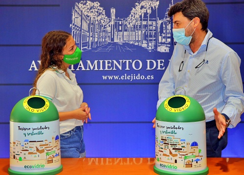 El Ayuntamiento de El Ejido y 65 establecimientos competirán por la Bandera Verde de Ecovidrio