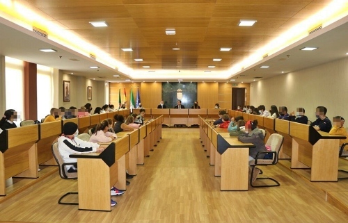 El Ejido conmemora la Declaración de los Derechos del Niño con un Pleno Infantil