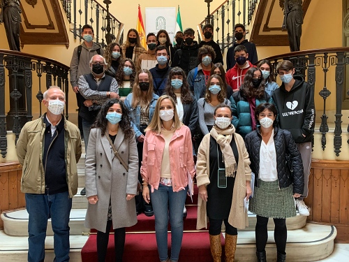 Escolares del IES Alto Almanzora de Tíjola presentan 'El pulmón del Almanzora' en la Junta
