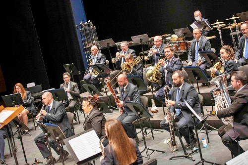 La Banda Municipal brilla junto a los solistas Raquel Sánchez y Pedro Pastor