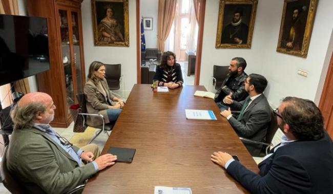 Ayuntamiento y UD Almería abordan el futuro de los suelos de la futura Ciudad Deportiva