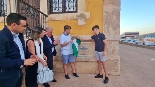 La Autoridad Portuaria de Almería homenajea a César Andújar