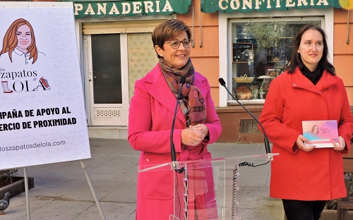 El PSOE se oculta tras 'Los zapatos de Lola'