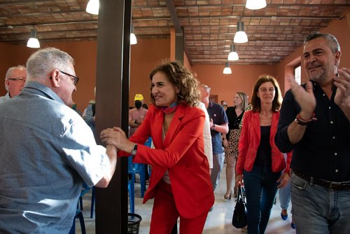 Montero pide a las mujeres que sean las 'artífices del cambio'