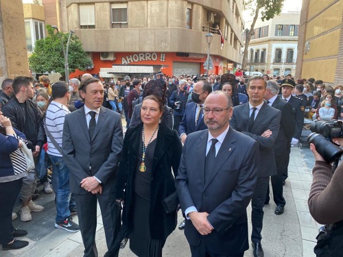 Crespo acompaña Hdad Santo Sepulcro de Almería 