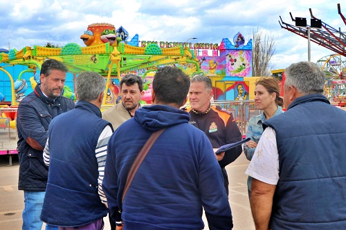 El Ayuntamiento de El Ejido y los feriantes acuerdan aplazar las atracciones por el mal tiempo