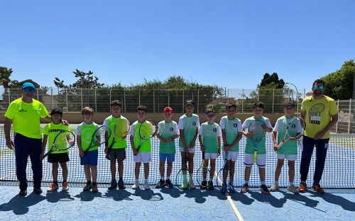 El Club de Tenis Aguadulce se lleva también el ‘reto’ de campeones andaluces en categoría benjamín
