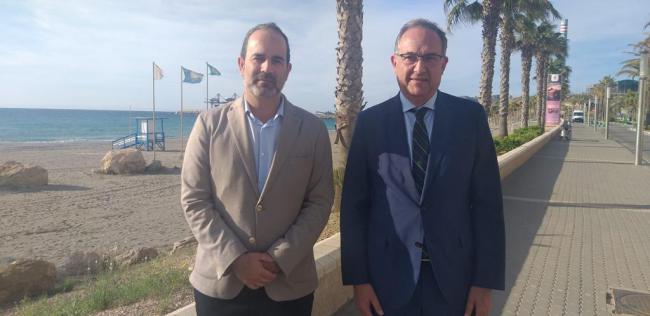 Almería estrena 5 Banderas Azules y suma ya 37 en este verano 